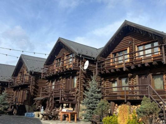 Проживання у таборі в Карпатах